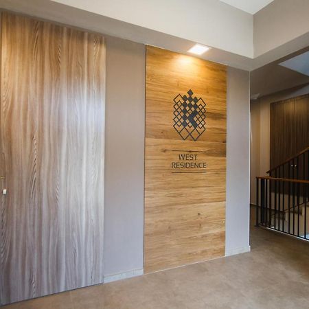 Chocolate Delight At West Residence Oradea Exterior photo