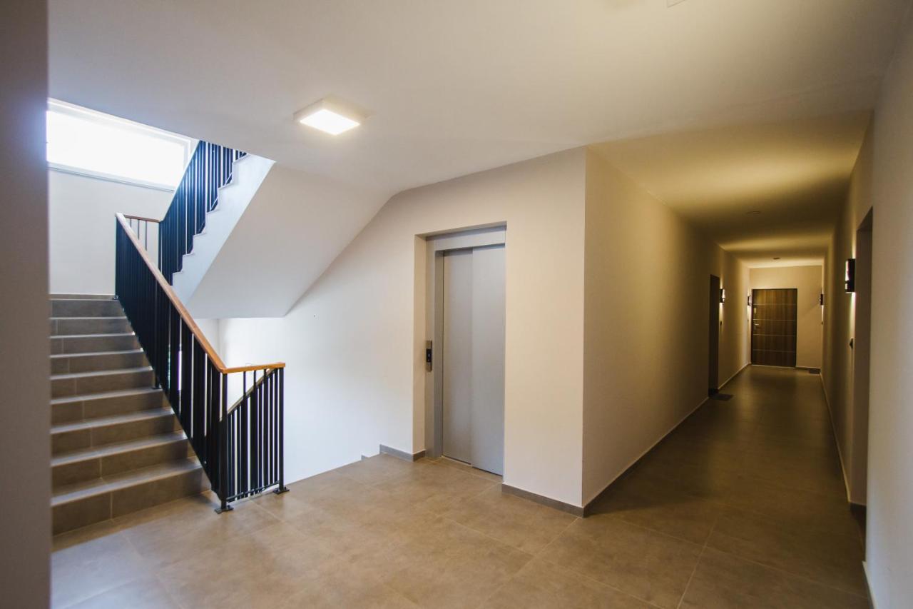 Chocolate Delight At West Residence Oradea Exterior photo