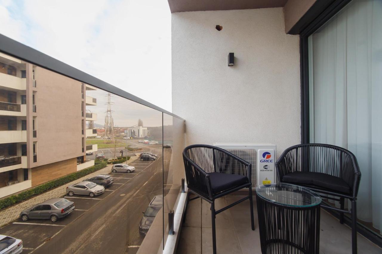 Chocolate Delight At West Residence Oradea Exterior photo