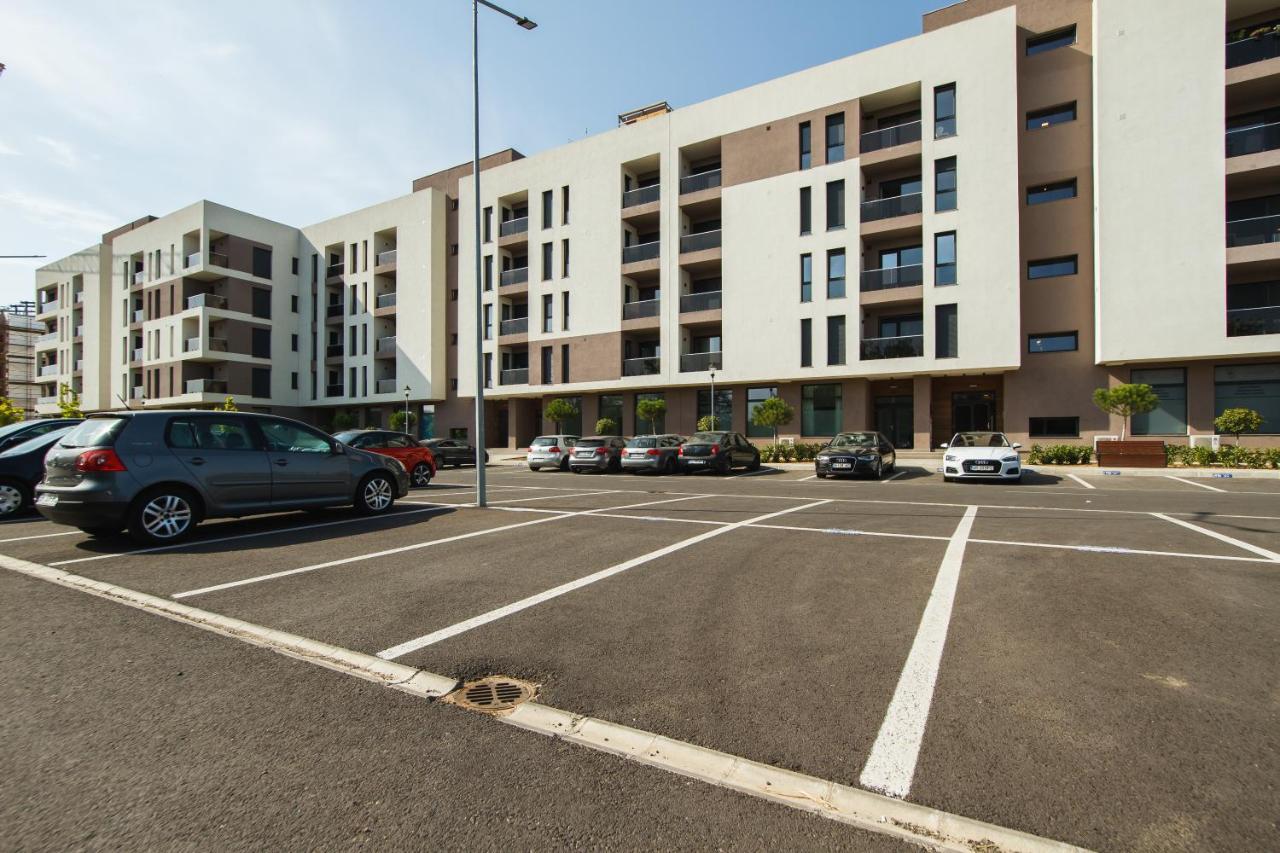 Chocolate Delight At West Residence Oradea Exterior photo