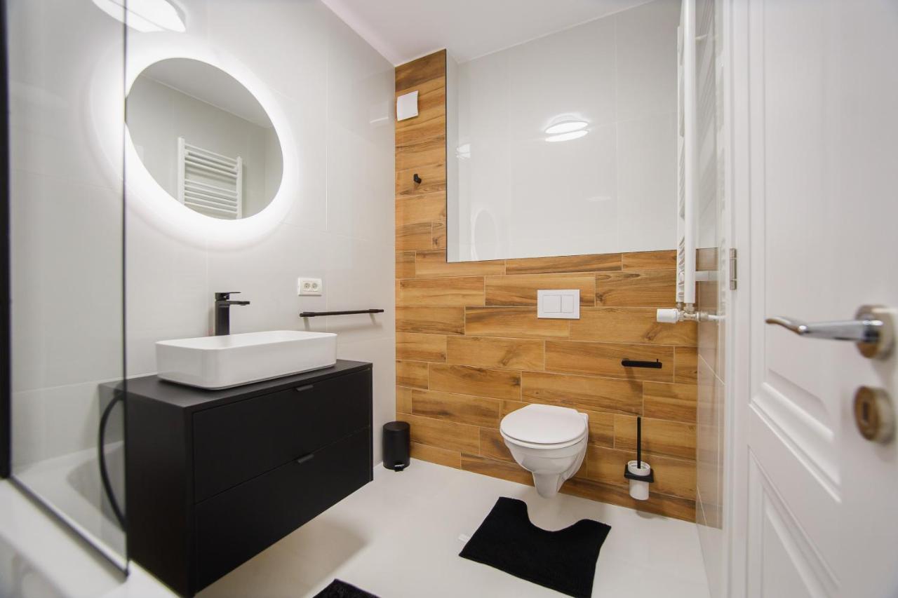 Chocolate Delight At West Residence Oradea Exterior photo