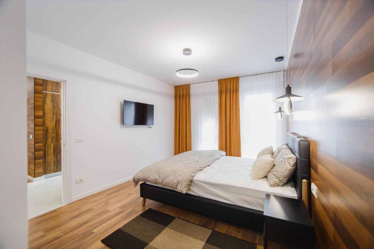 Chocolate Delight At West Residence Oradea Exterior photo