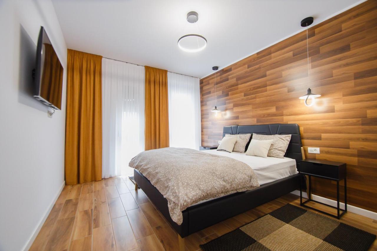 Chocolate Delight At West Residence Oradea Exterior photo